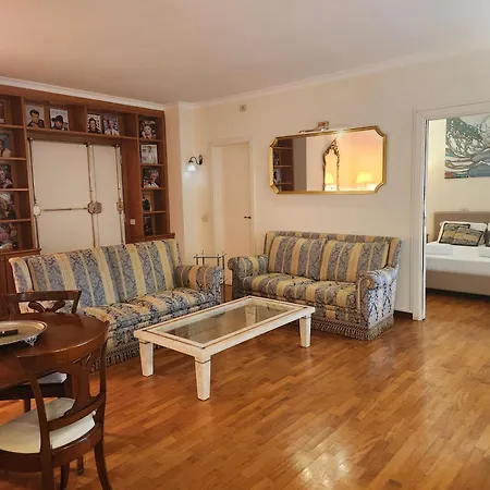 Authentic Roman Apartment With Terrace-3